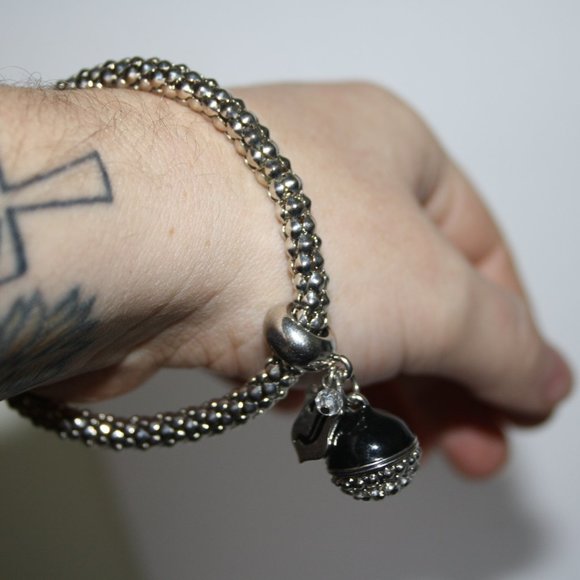 Beautiful silver J charm bracelet 7.5" - Picture 2 of 4